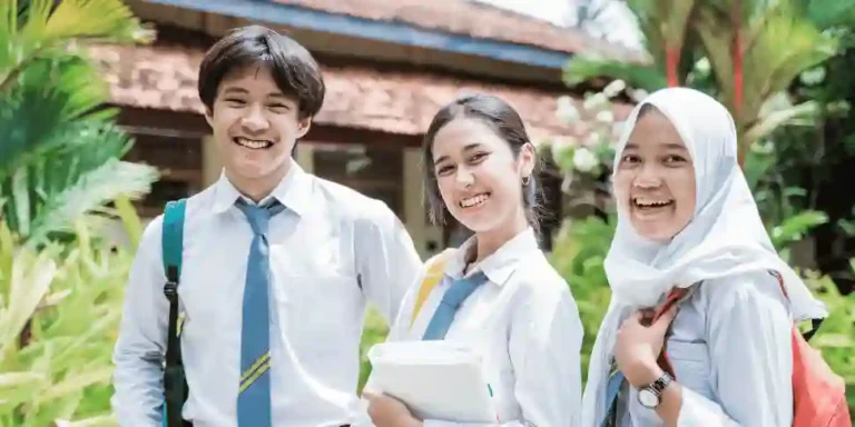 48 Ucapan Ulang Tahun untuk Kakak Kelas yang Bikin Senyum